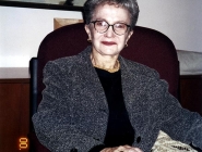 28 Phyllis Caroff